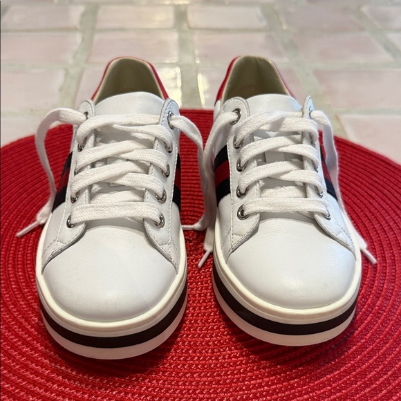 Gucci Other - Gucci leather Web Accent kids low top sneakers